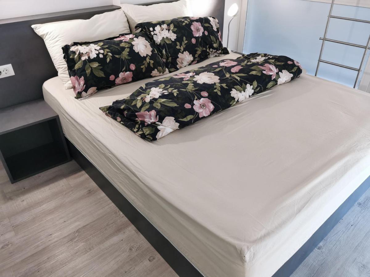 Apartment Dreamy Center Location *